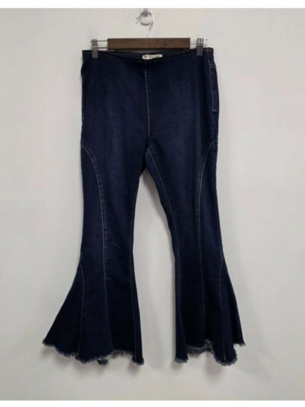 We The Free Curvy Last Dance Jeans Low Rise Flare Dark Wash Raw Hem Pull On - Picture 6 of 14